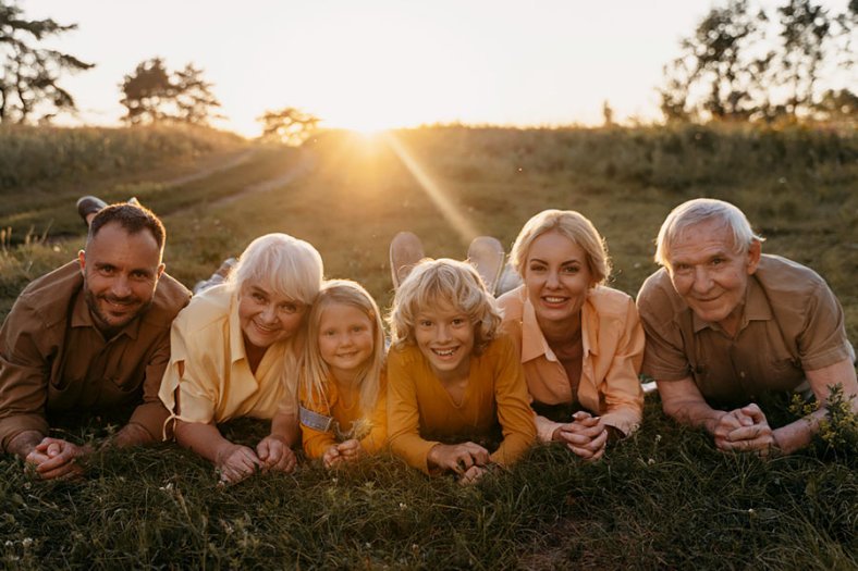 Як створити сімейне дерево: дослідження родоводу як створити сімейне дерево