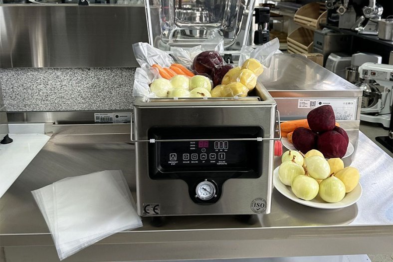 Вакуумування продуктів: переваги професійного обладнання Вакууматор професійний